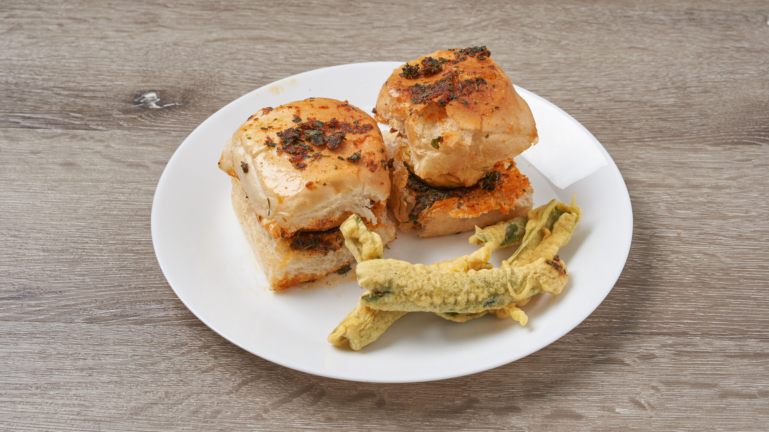 Classic Vadapav
